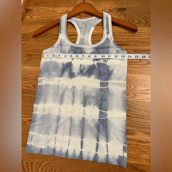 Lululemon Tie Dye Swiftly Tank Top blue and white size 4 - Picture 5 of 9